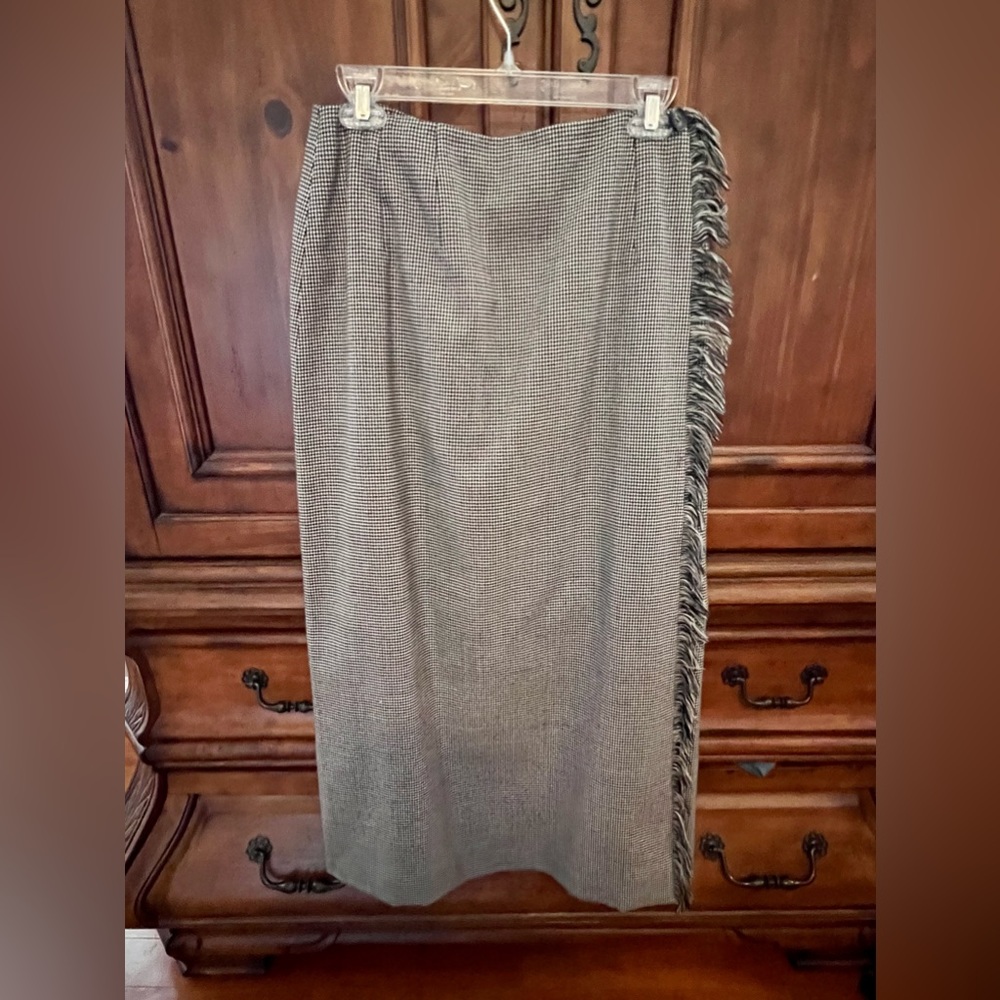 Absolutely Gorgeous Houndstooth Thin Wool Suit. T… - image 5